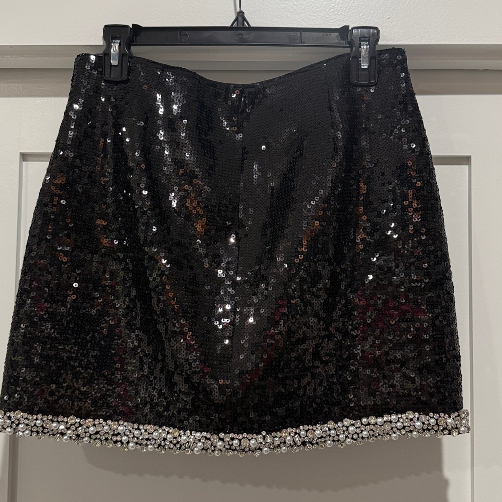 Veronica Beard Perry Pearl-Trim Sequin Skirt
Size 6.  Worn once - Picture 7 of 8